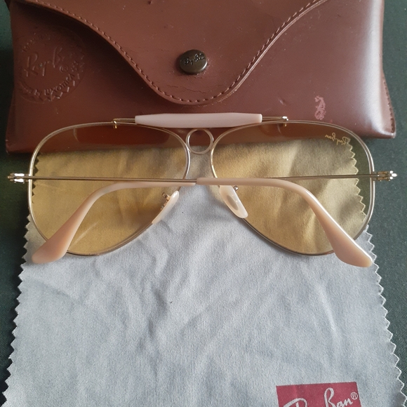 Ray-Ban Gold Aviator Sunglasses with Brown Case main image 6